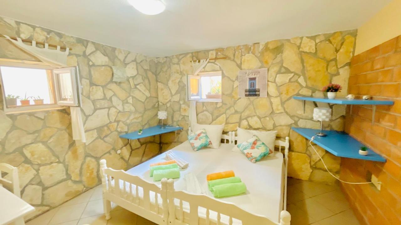Colorful And Happy Apartment Sukosan - With Parking Zewnętrze zdjęcie