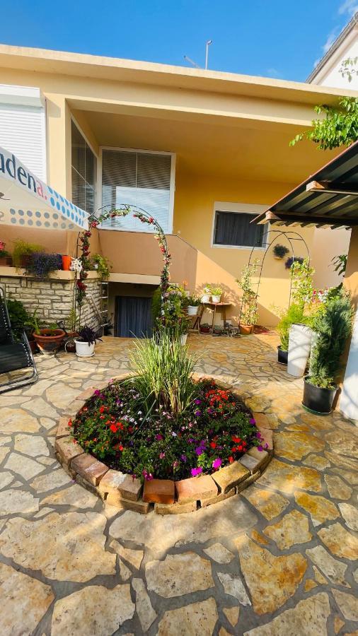 Colorful And Happy Apartment Sukosan - With Parking Zewnętrze zdjęcie